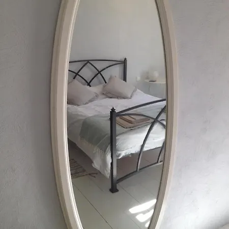 Le Petit Monde Bed & Breakfast *