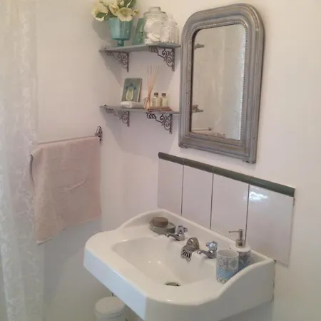 Le Petit Monde Bed & Breakfast