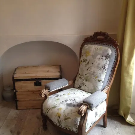 Le Petit Monde Bed & Breakfast *