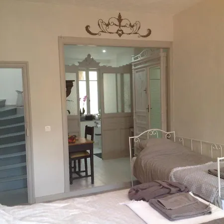 Le Petit Monde Bed & Breakfast