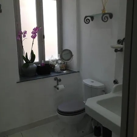 Le Petit Monde Bed & Breakfast