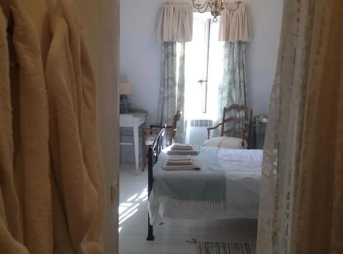 Le Petit Monde Bed & Breakfast