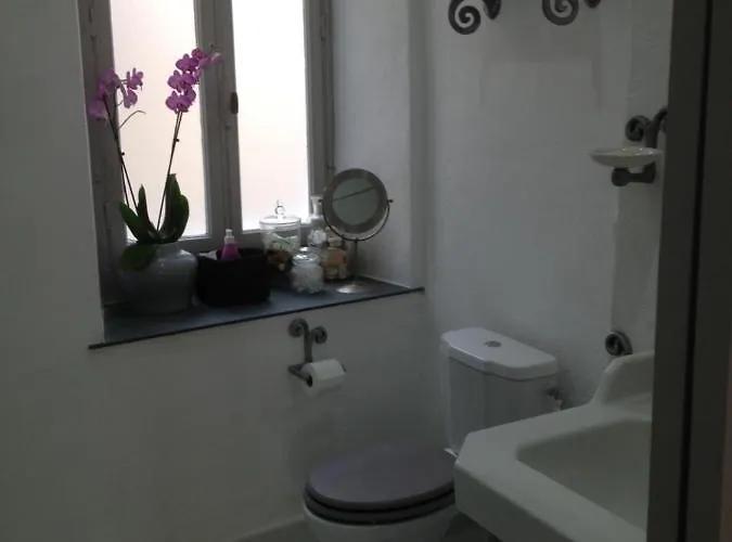 Le Petit Monde Bed & Breakfast